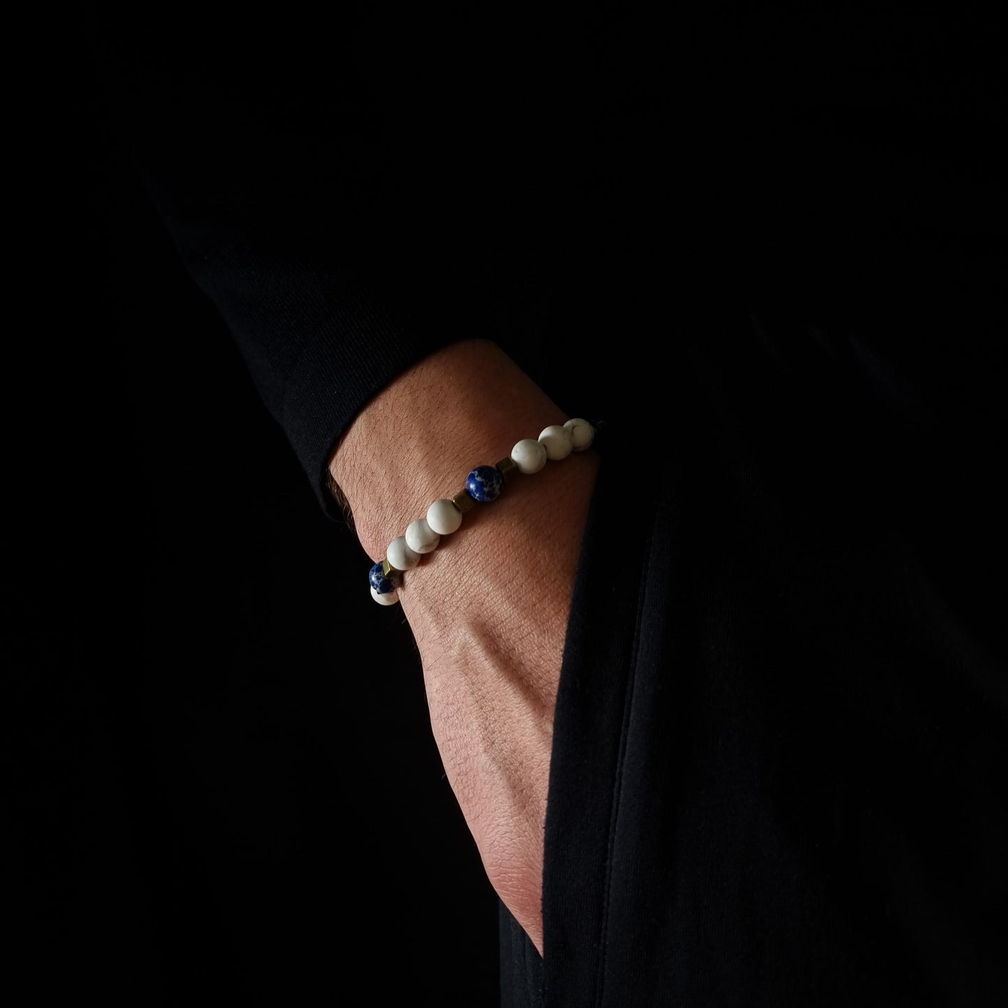 Armband mit Howlith und Jaspis Perlen | ,,Thera Island"